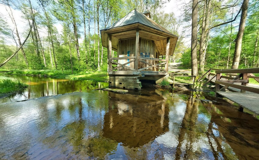 户外小桥流水全景展示